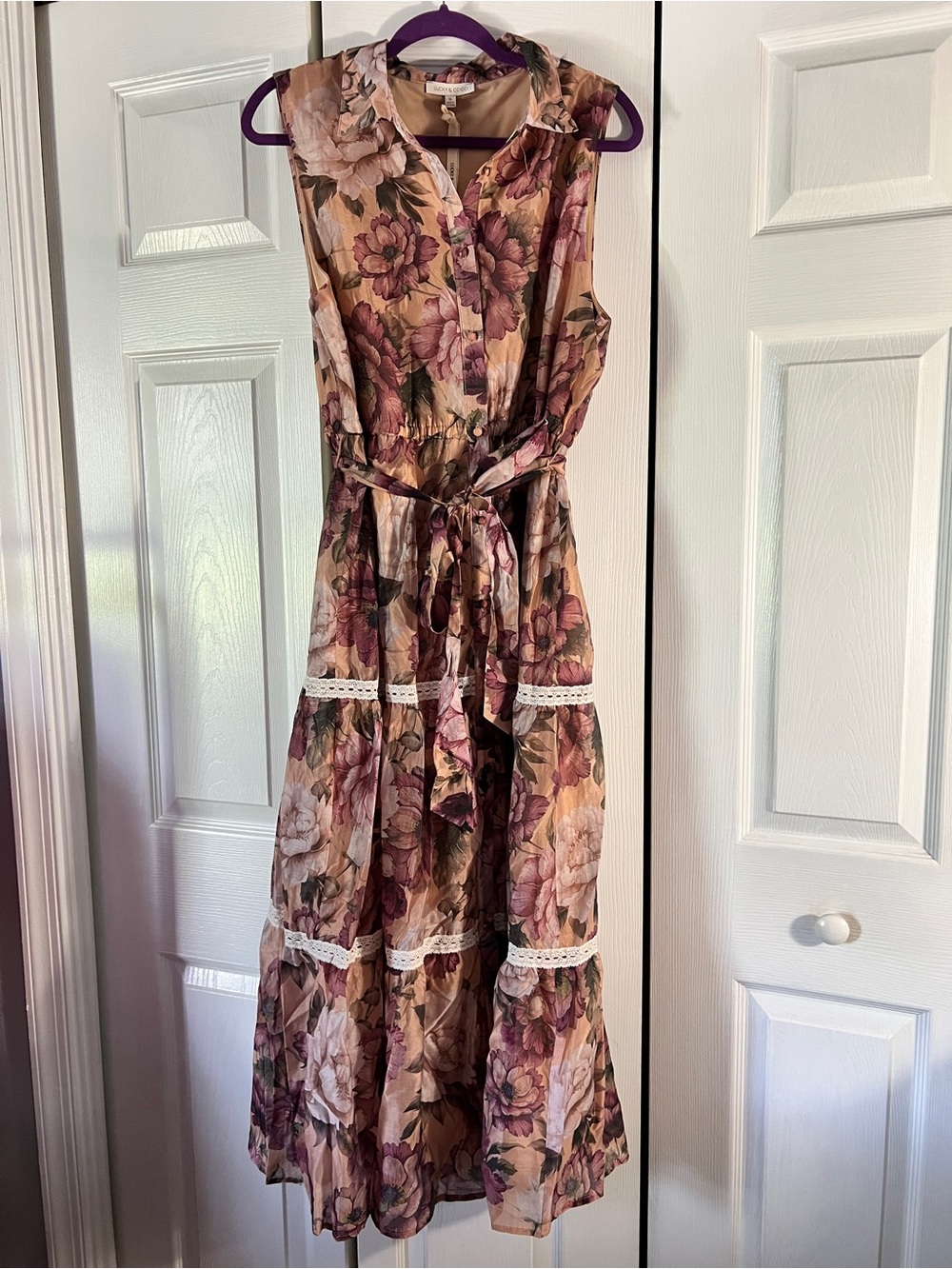 Sleeveless Floral Tie-Waist Maxi Dress in Mauve Pink